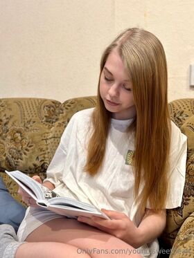 yourlil.sweetheart Гола изтичане OnlyFans снимка 4