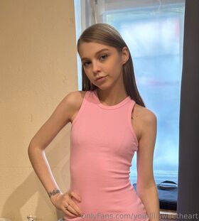 yourlil.sweetheart Гола изтичане OnlyFans снимка 13