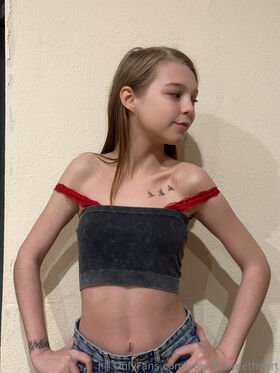 yourlil.sweetheart Гола изтичане OnlyFans снимка 17