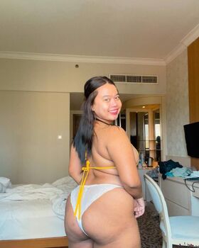 Yvonnecurvyqueen Nude Leaks OnlyFans Photo 14