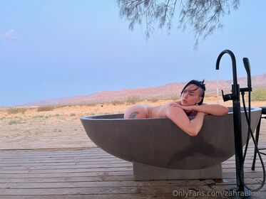 Zahra Elise Nude Leaks OnlyFans Photo 27