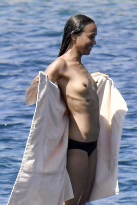 Zoe Saldana Nude Leaks OnlyFans Photo 55