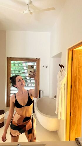 Zoey Deutch Nude Leaks OnlyFans Photo 103